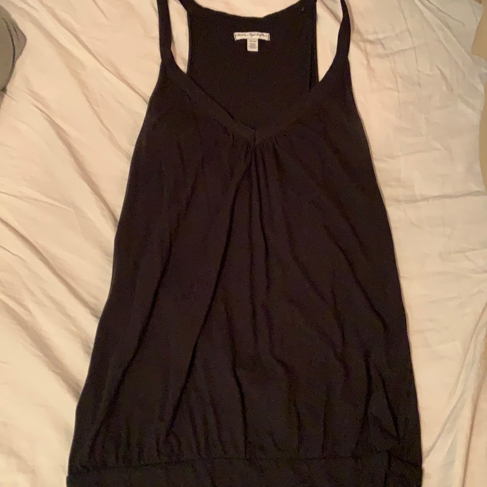 Women’s Medium V-Neck Tank Top